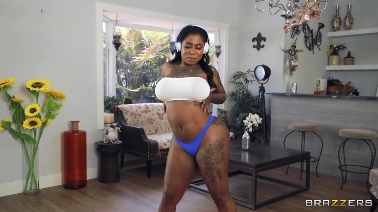 Free hey lil gal (GoGo Fukme) Porn Video - Ebony 8