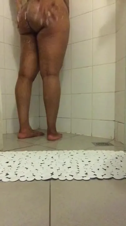 Dorm Showers - Free LARGE SOAKED BUTT SHOWERS IN COMMUNAL DORM WASHROOM ASMR Porn Video -  Ebony 8