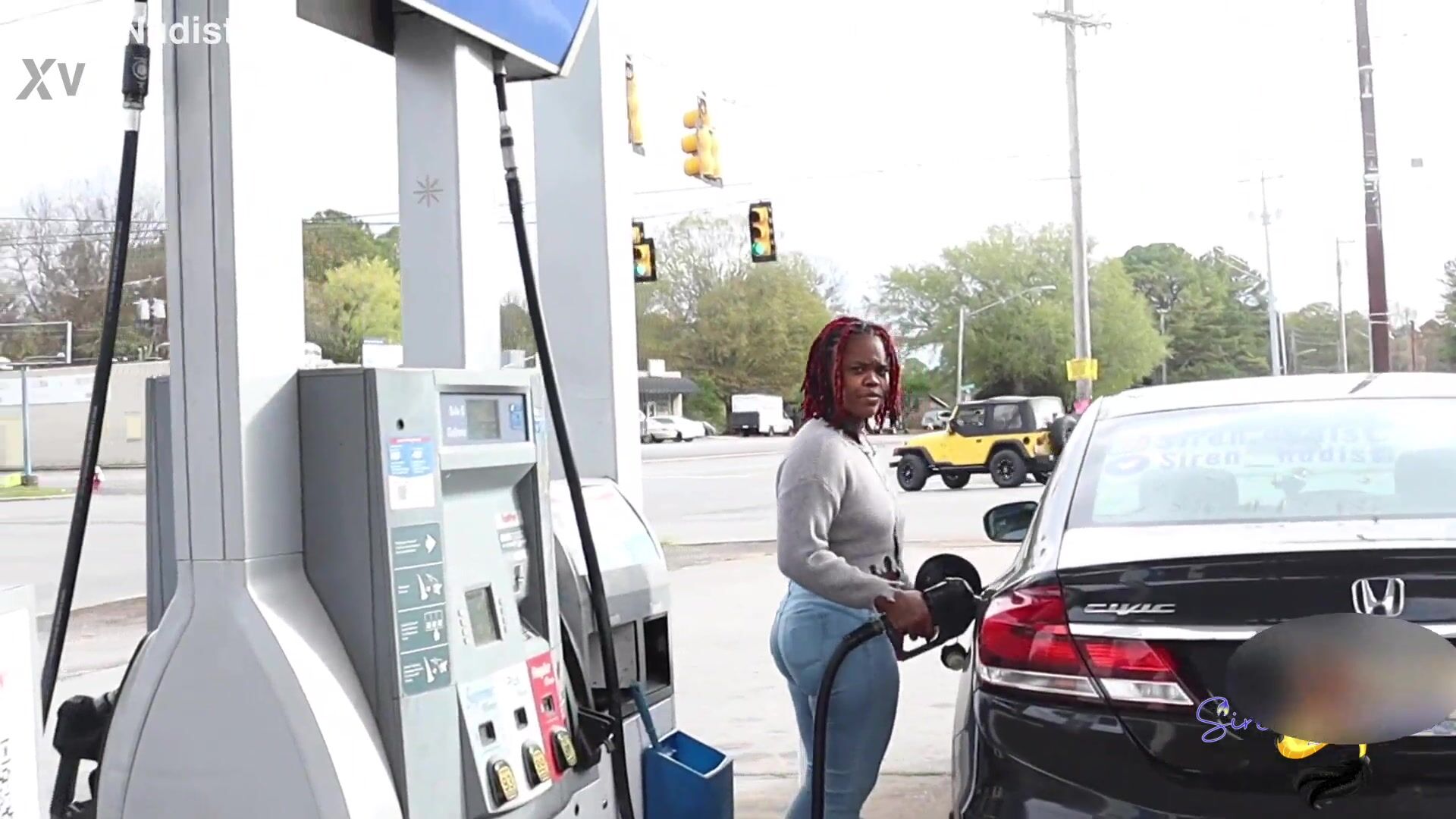 Ebony Fucking In Gas Station - Free That Guy meets a pornstar at the gas station Porn Video - Ebony 8
