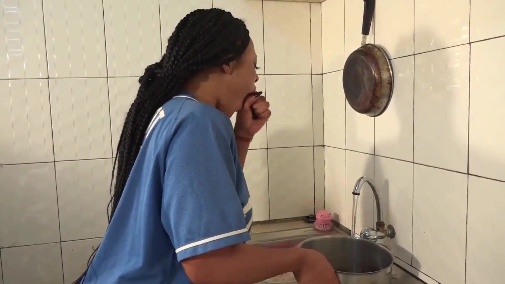 Free Like waking up in the morning with my very slutty neighbour, we screw  standing in the kitchen at the starting like in a film in Cameroon in ebony Africa  Porn Video -