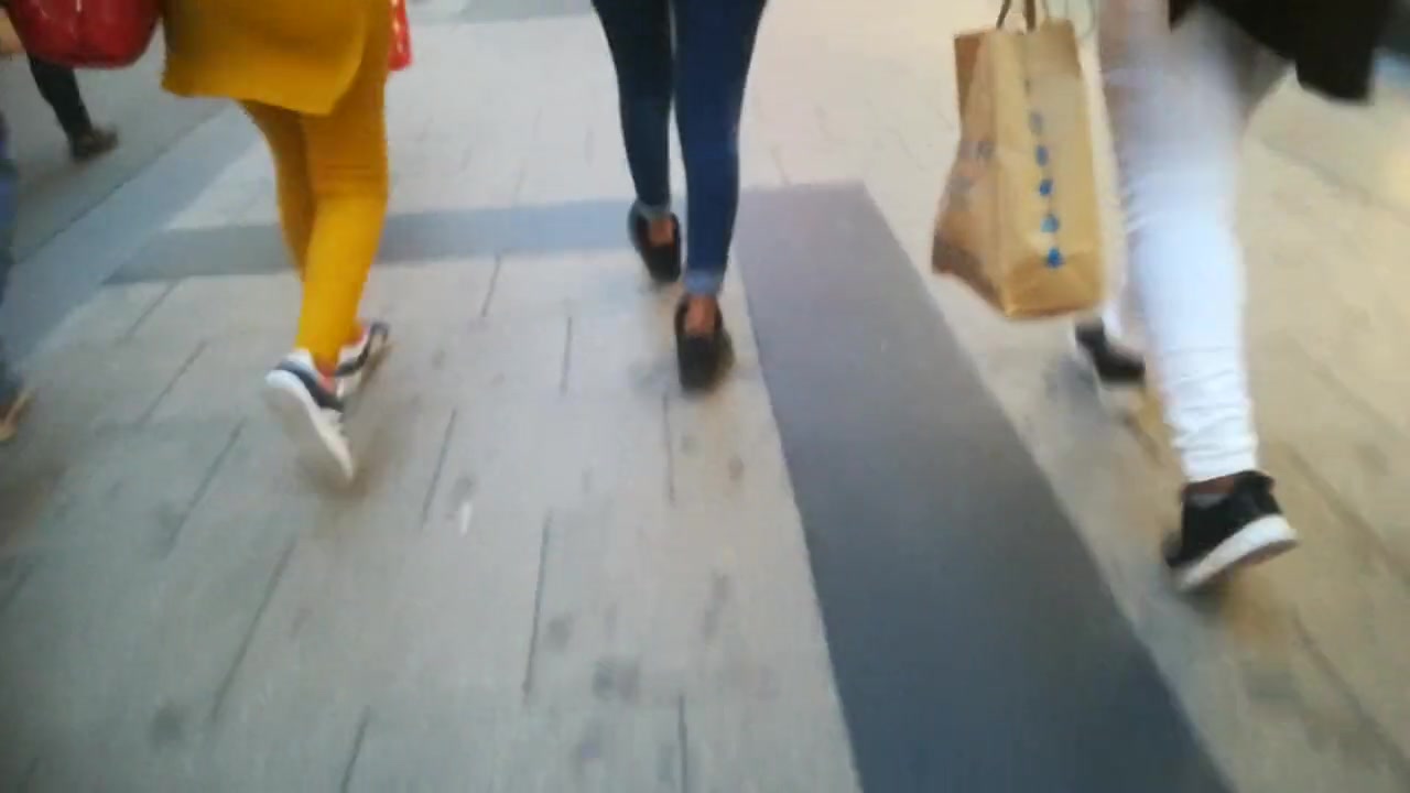 Tight Bubble Butt - Free Ebony Teen with Bubble Butt in Tight Jeans Walking down ...