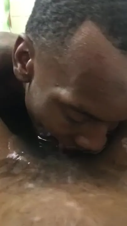 Water In Pussy - Free Eating Pussy under Water. (don't Worry about the Water it was a Bath  Bomb) Porn Video - Ebony 8