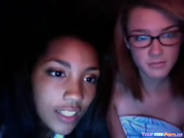 Teen Flash Webcam - Free Cam Mo Sound: 2 Teens Flash Their Tits And Masturbate Porn Video -  Ebony 8