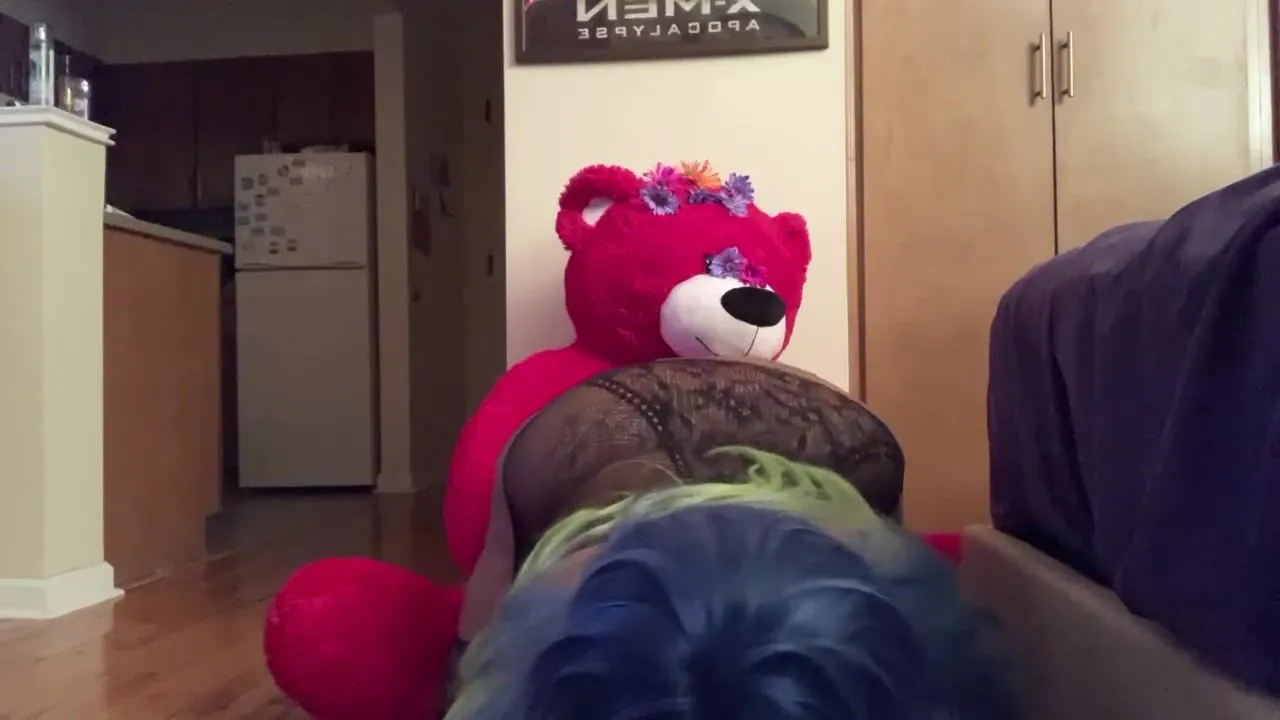 Free Me Giving My Teddy A Lap Dance Porn Video - Ebony 8