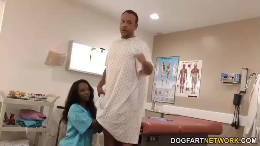 Ebony Anal Nurse - Free Ebony nurse, Sarah Banks is having anal sex with a horny patient, in  the office Porn Video - Ebony 8